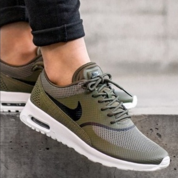 khaki nike air max thea